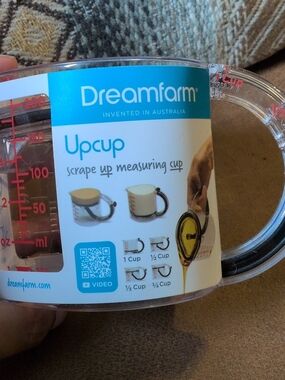 Upcup Scrape-Up Measuring Cup in Clear/Black